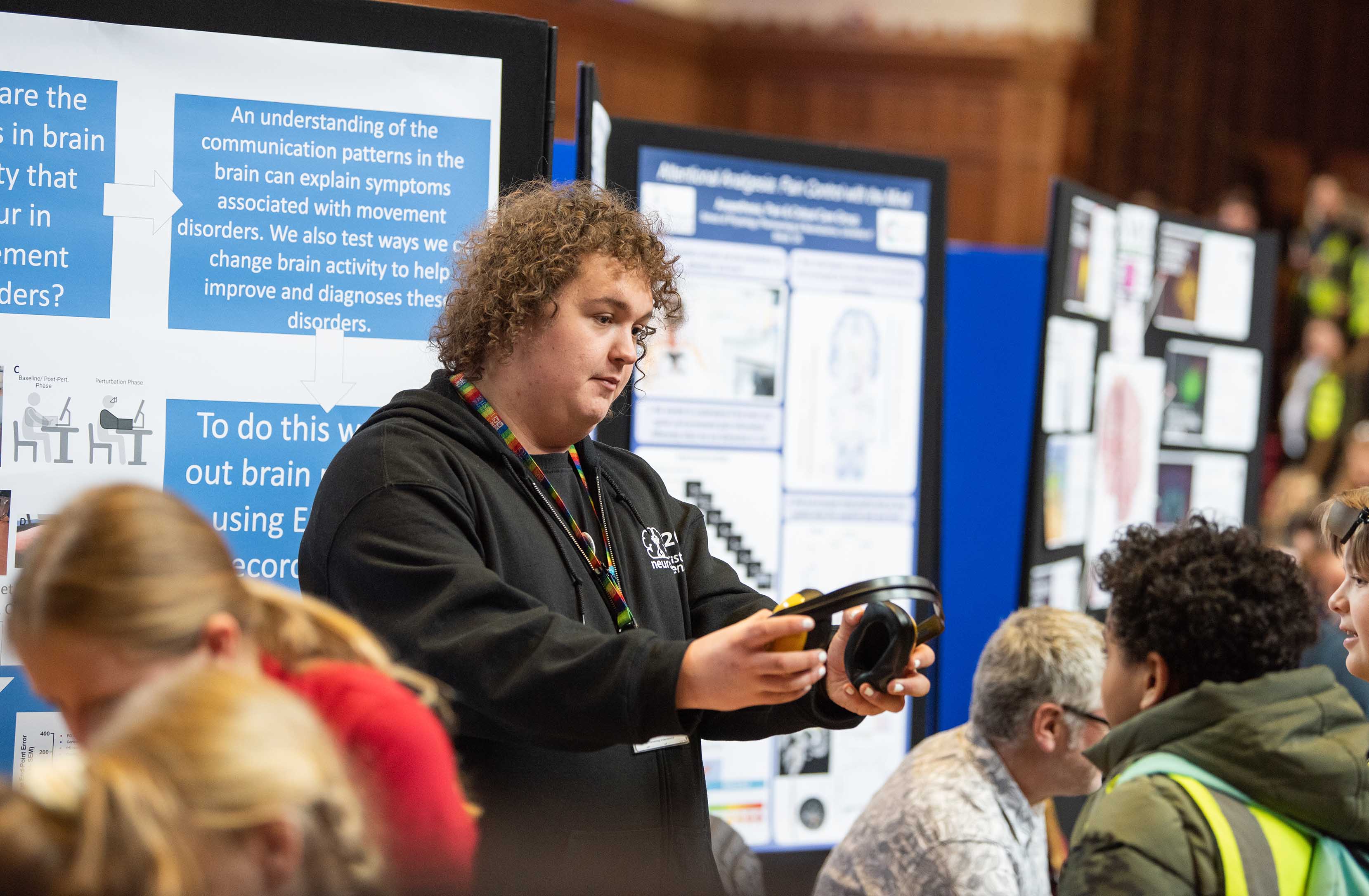 Demonstrator explaining brain memory